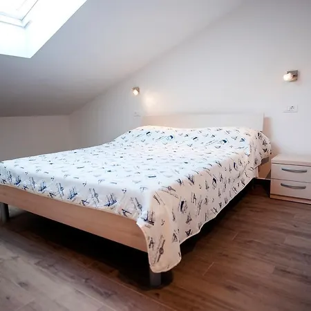 Two-bedroom 2 Apartamento